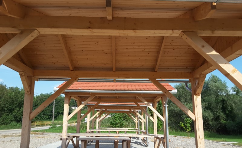 Навесы из дерева состоят полностью из пиломатериалов