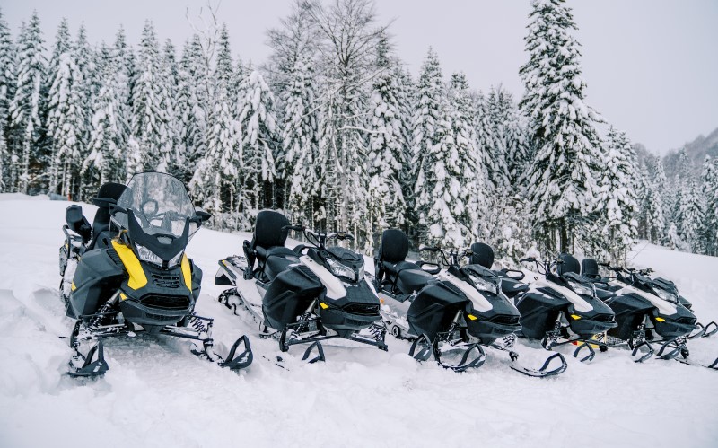 Любой снегоход требует правильного ухода и хранения