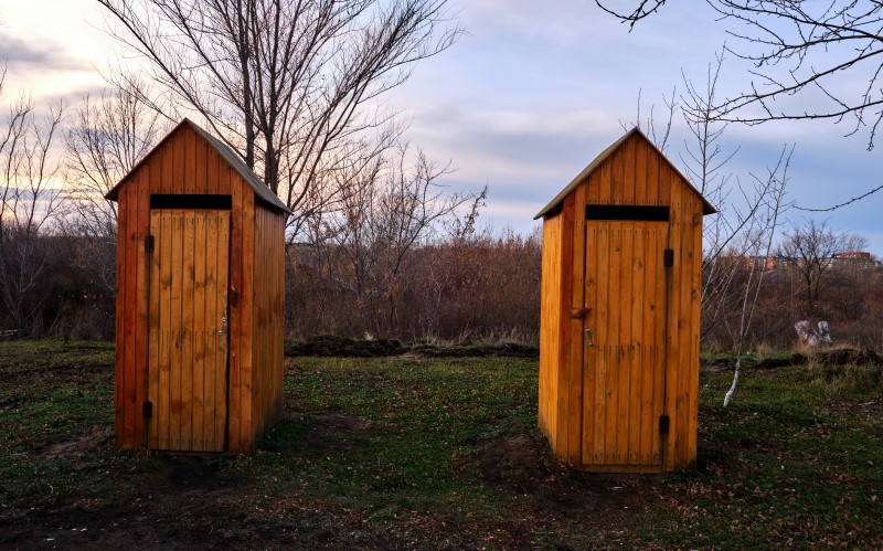 Туалет на участке &ndash; это важный элемент, который должен быть не только безопасным и экологичным, но и комфортным