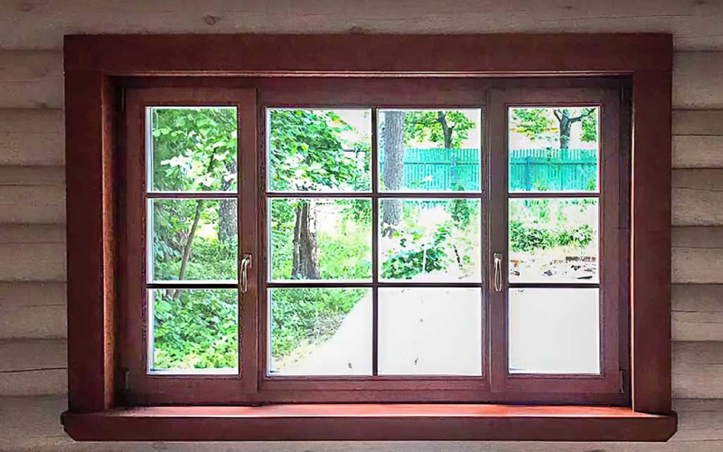 Деревянное окно