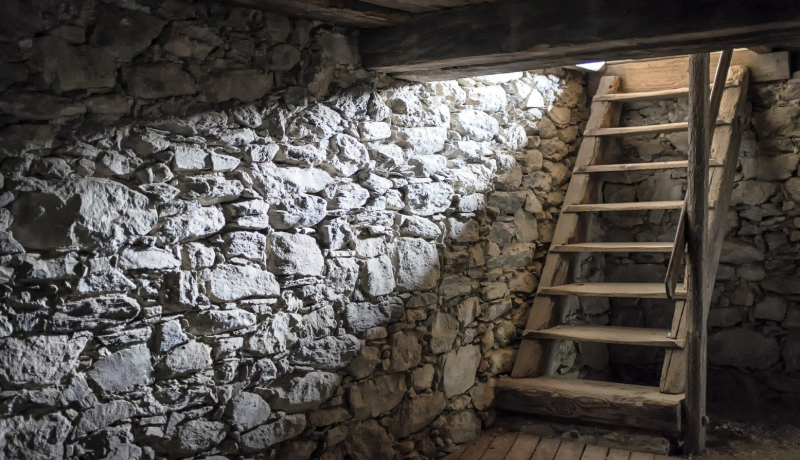 Каменный погреб