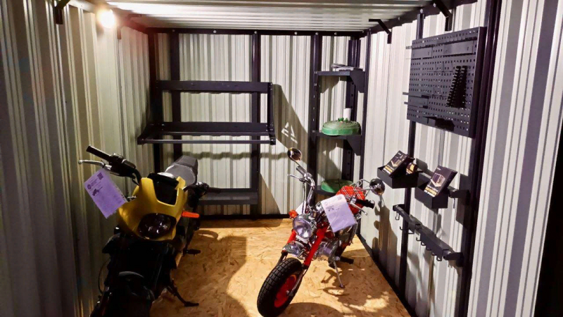 Дополнительные секции для хранения шин в контейнере от SKOGGY