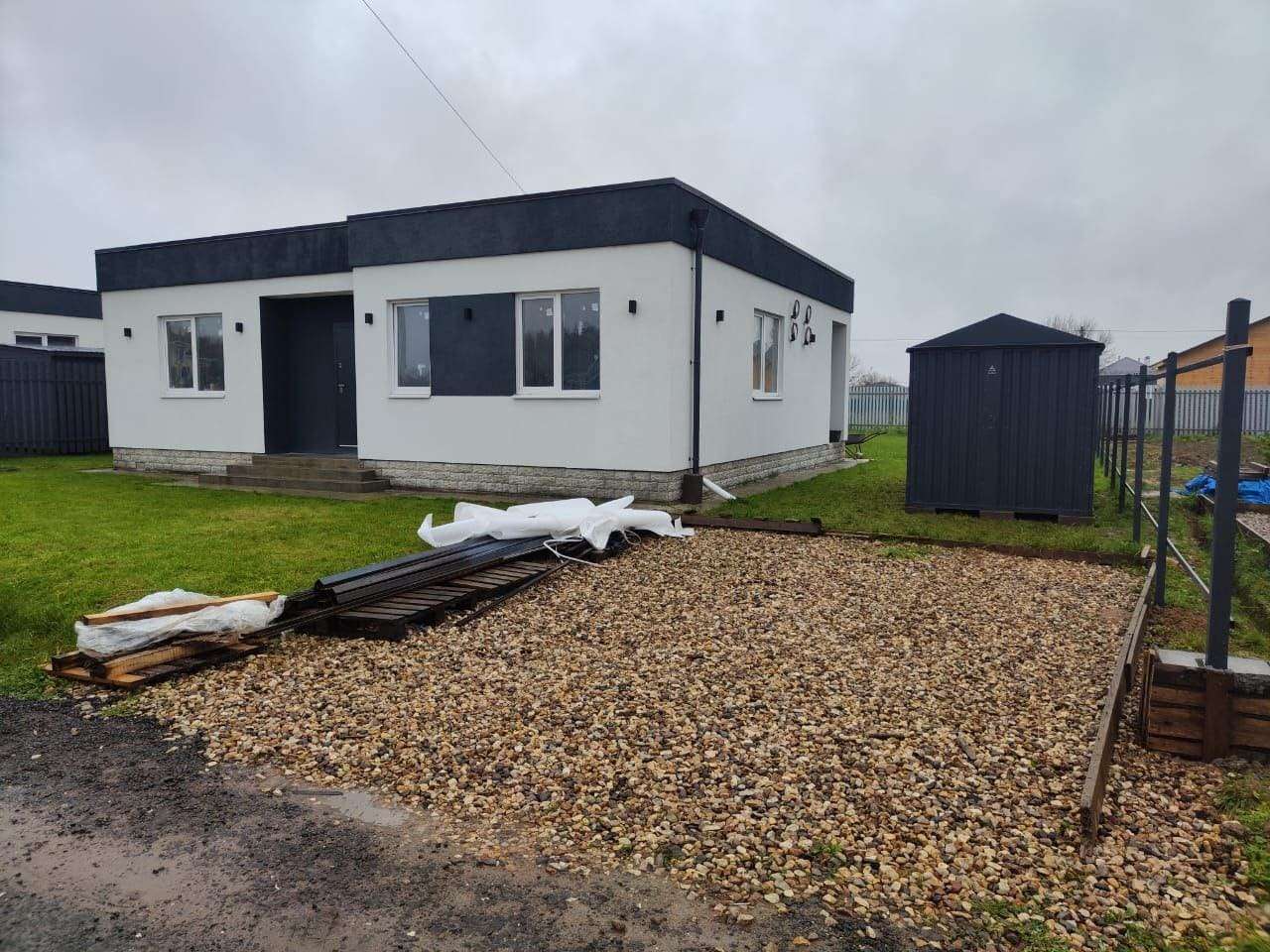 Два хозблока для хозяйственных принадлежностей в графитовом цвете в дер. Подпорино, мун.окр. Истра, МО