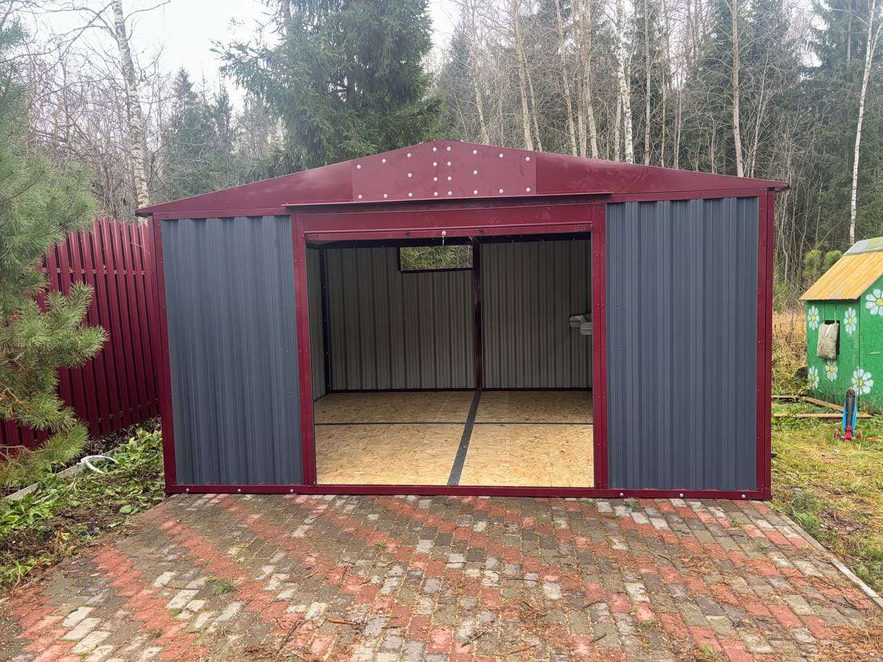 Хозблок для садовой техники и шин в комбинированной расцветке в СТ Луч, Гагаринский мун.окр, Смоленская обл.