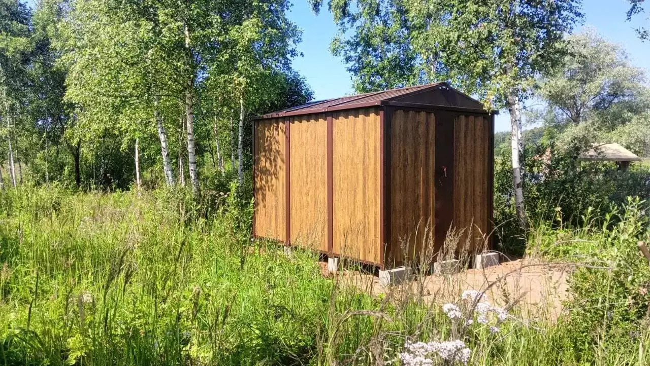 Секционный хозблок для садовых принадлежностей в двойной расцветке в дер. Новая, г.о. Серпухов, МО