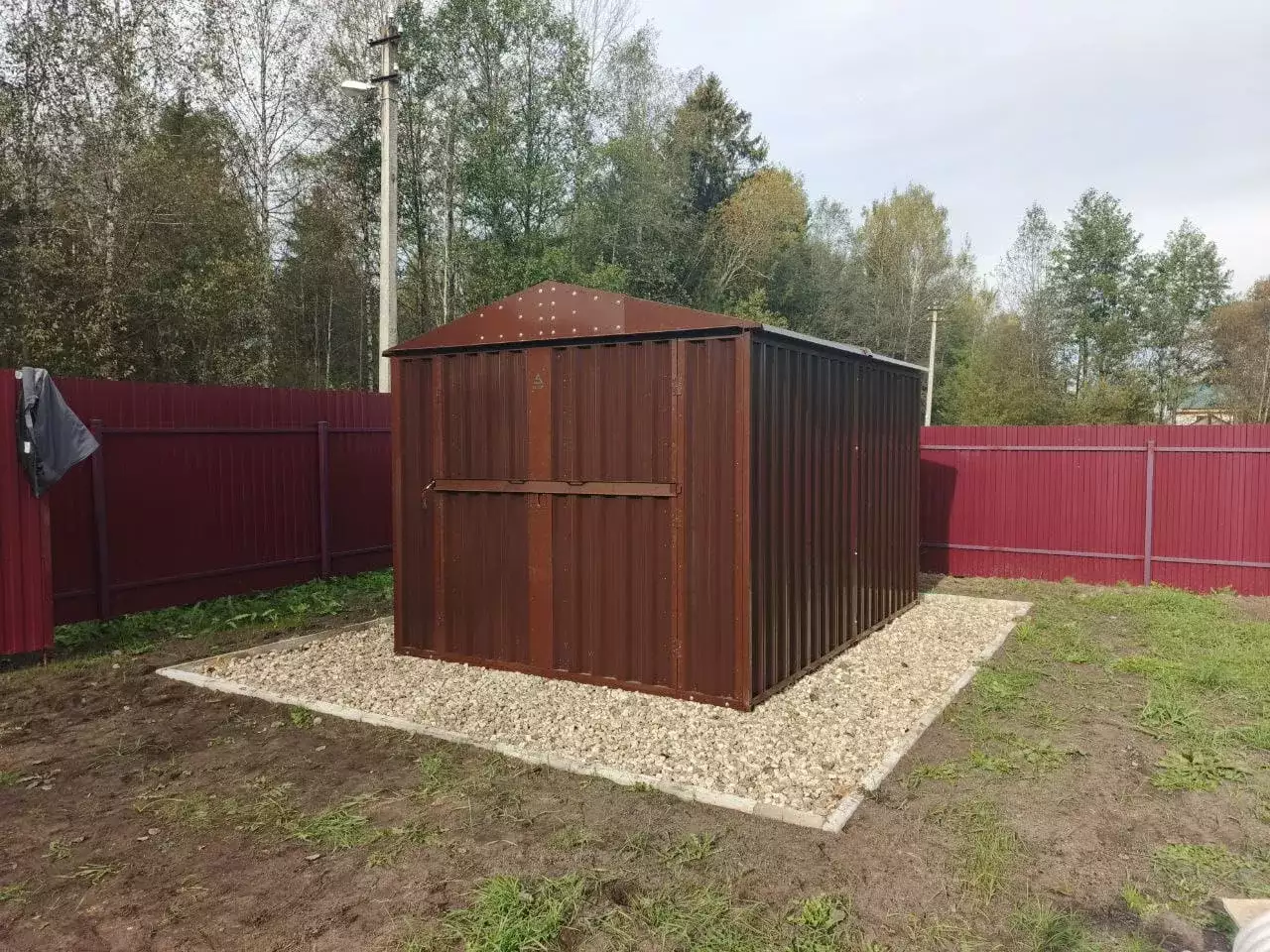Хозблок для садовой техники и инвентаря в шоколадном цвете в дер. Аймусово, Талдомский г.о, МО