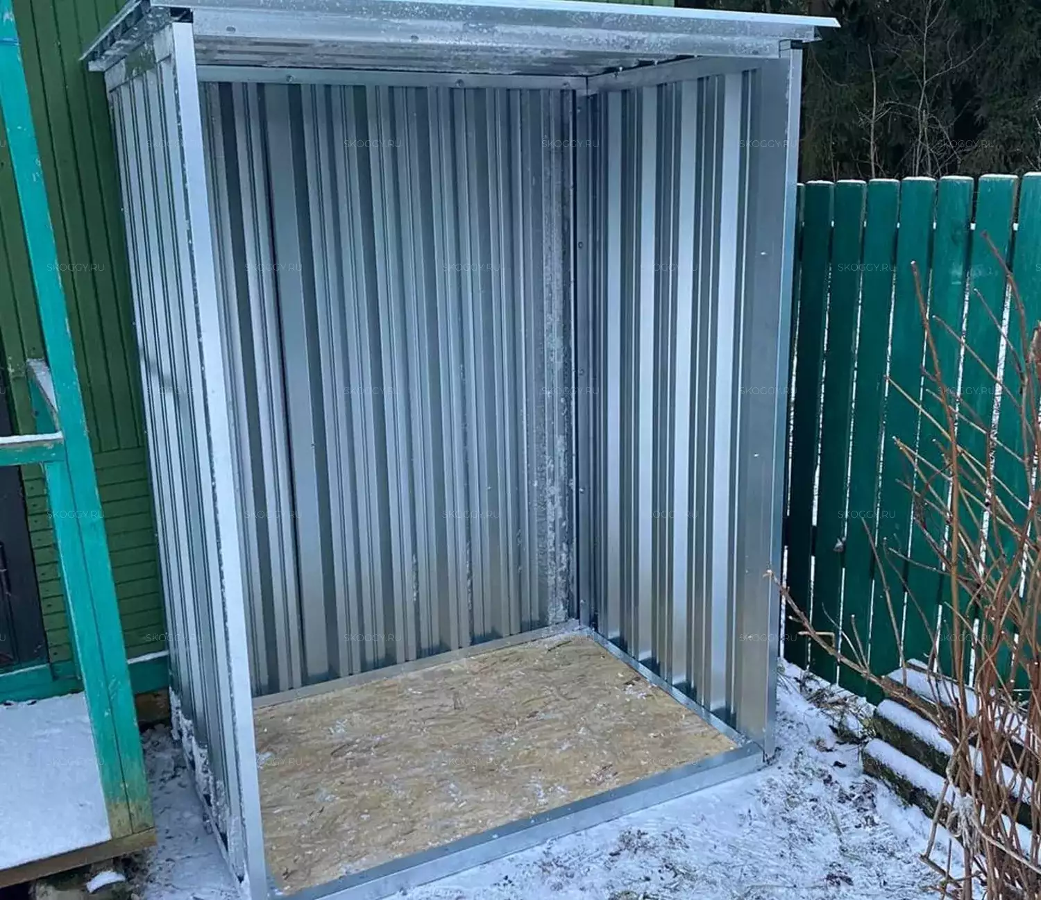 Дровница для хранения дров в цинковом цвете в дер. Талицы, г.о. Истра, МО