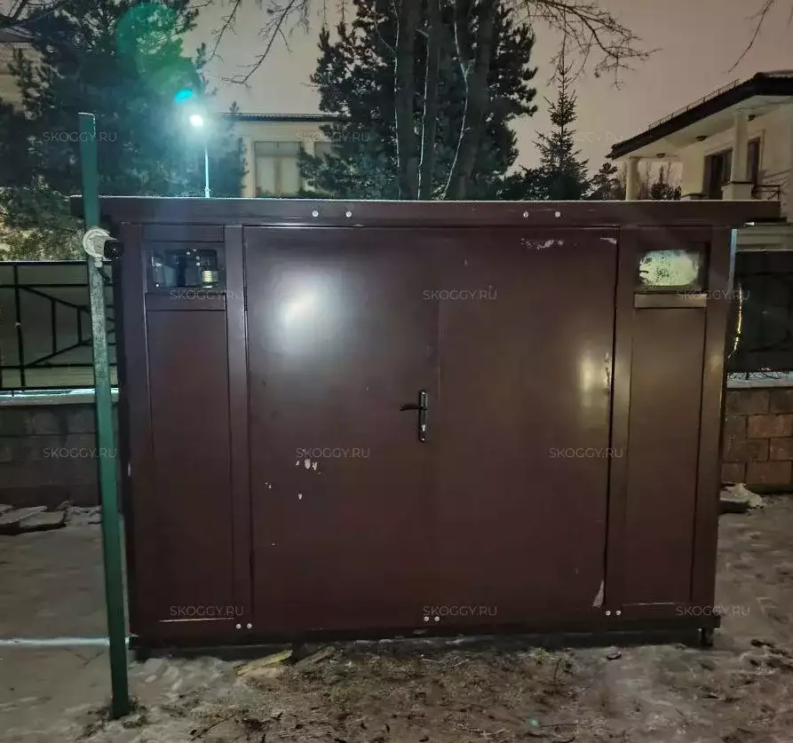 Люксовый хозблок для садовой техники и инвентаря в шоколадном цвете в дер. Славково, г.о. Истра, МО