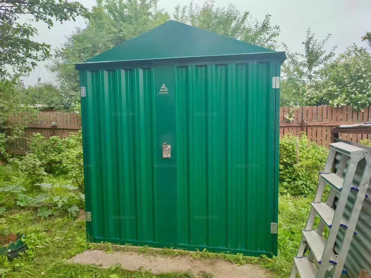 Хозблок для хранения с двускатной крышей в зеленом цвете в д. Думино, Дмитровский р-н, МО