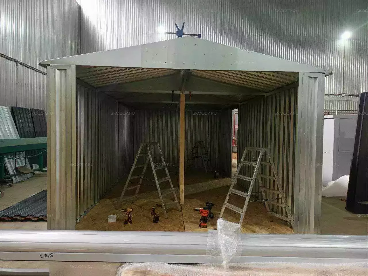 Автомобильный гараж в цинковом цвете в дер. Мошницы, Солнечногорский р-н, МО