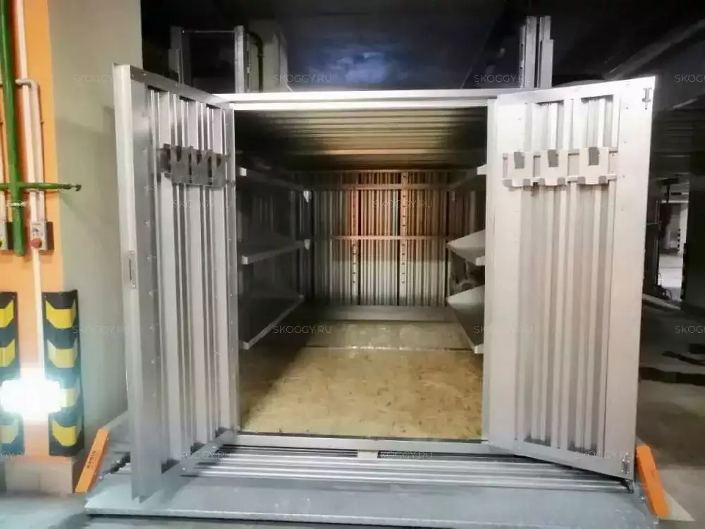 Контейнер в цинковом цвете для хранения вещей в Клаус паркинг