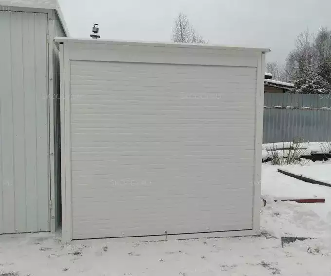 Хозблок с рольставнями в белоснежном цвете в дер. Бисерово, с.п. Кузнецкое, Раменский р-н, МО