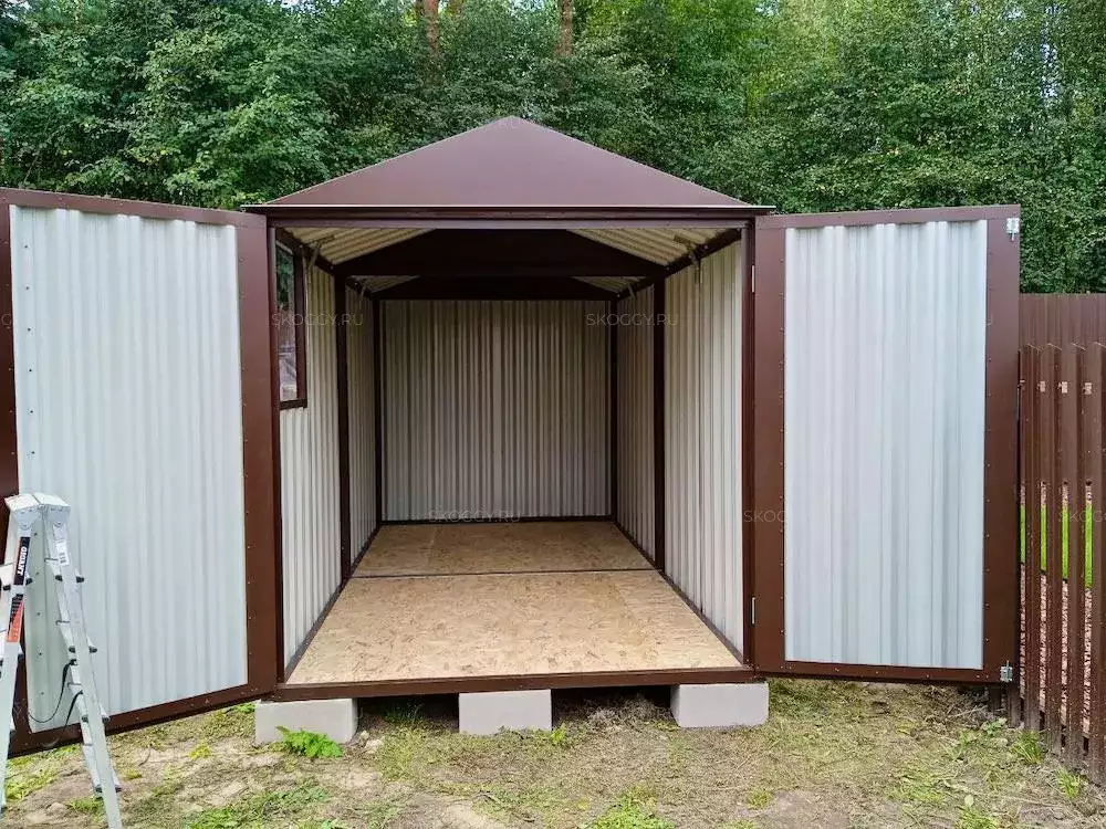 Хозблок для садовых принадлежностей в шоколадном цвете в КП Цернское, Пушкинский р-н, МО