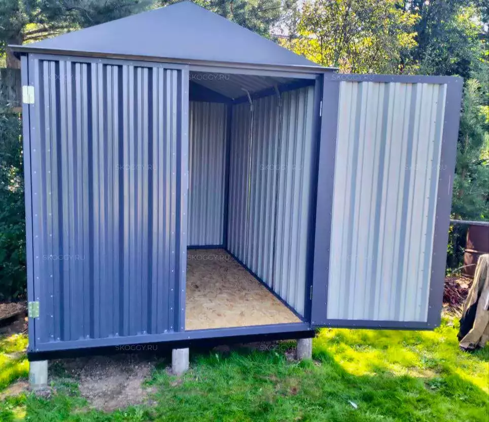 Хозблок для хозяйственного инвентаря в графитовом цвете в дер. Чесноково, г.о. Истра, МО