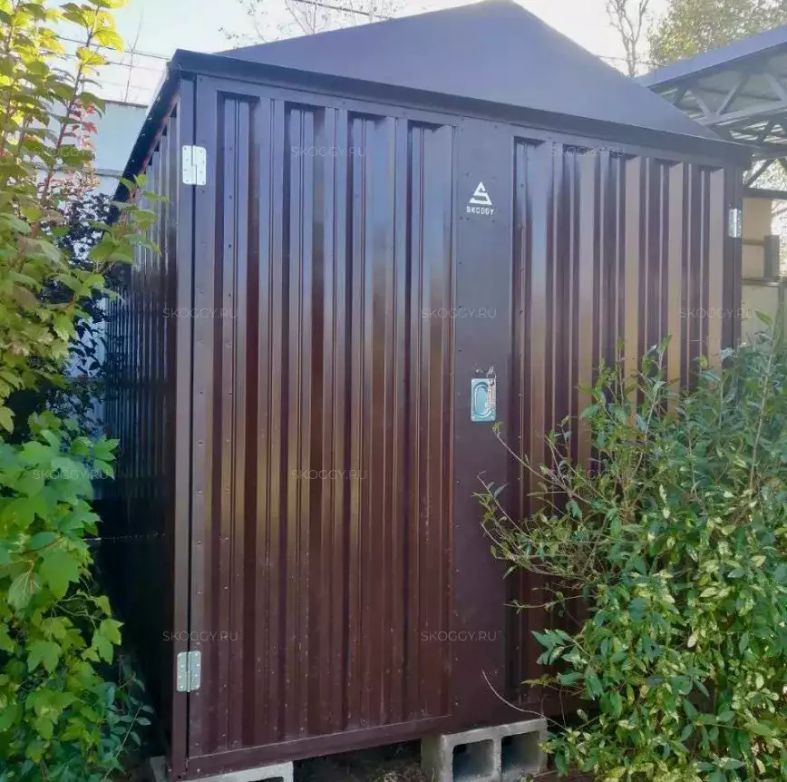 Хозблок для хранения садового инвентаря в шоколадном цвете в пос. Часцы, Одинцовский р-н, МО