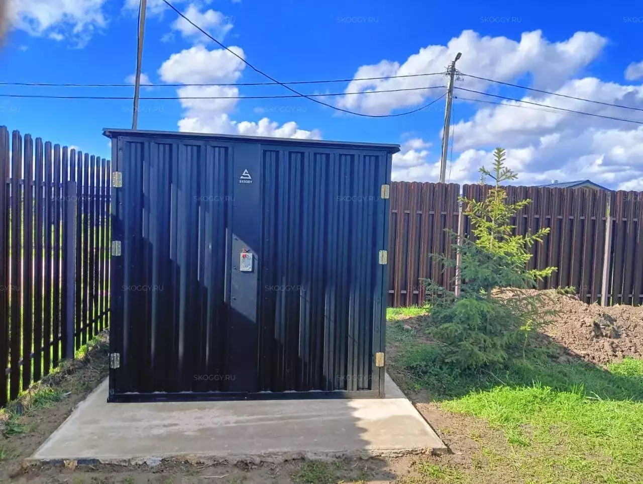 Хозблок для хранения садовой техники в стильном черном цвете в дер. Лопотово, Солнечногорский р-н, МО