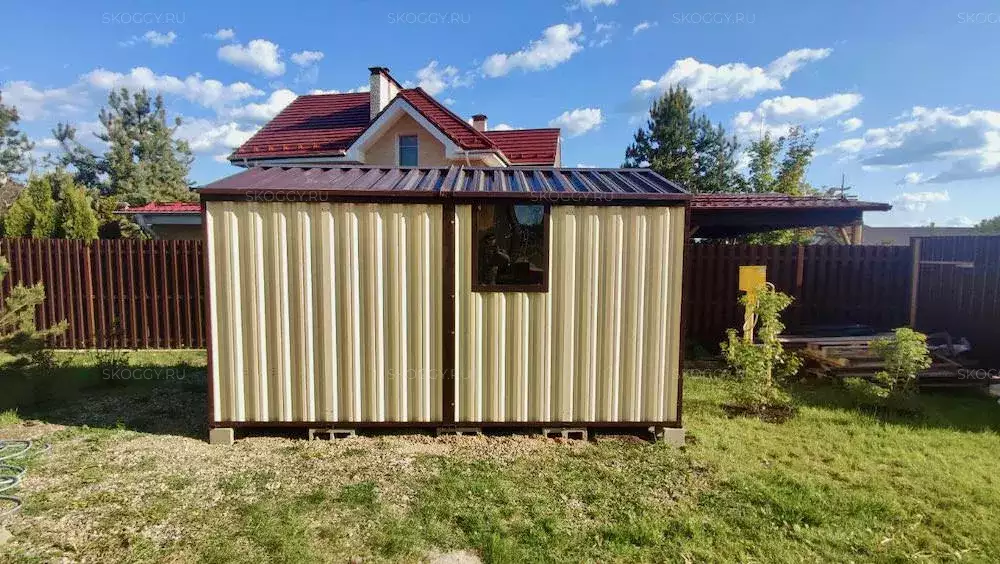 Хозблок для садовой техники и инвентаря в комбинированной расцветке в дер. Жилкино, г.о. Истра, МО