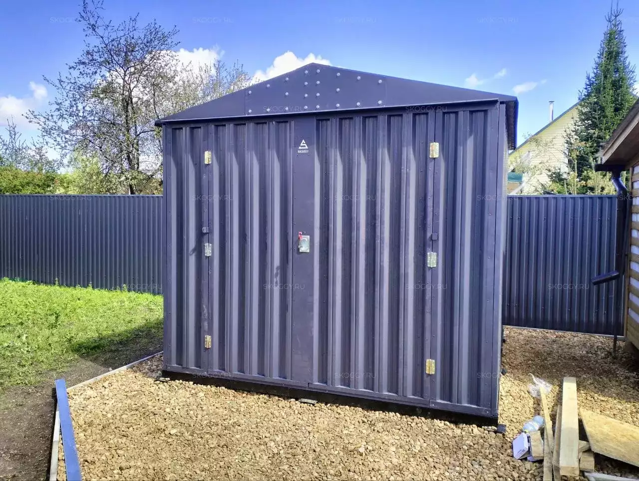 Хозблок для хранения мототехники в графитовом цвете в дер. Землино, Рузский р-н, МО