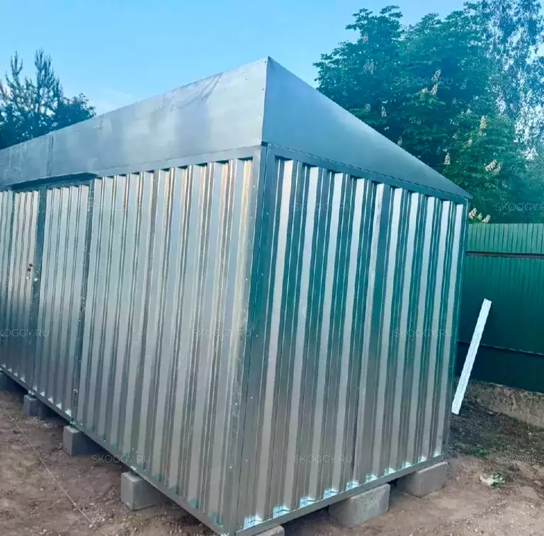 Хозблок для хранения вещей в цинковом цвете в пос. Ильинское-Усово, Красногорский р-н, МО