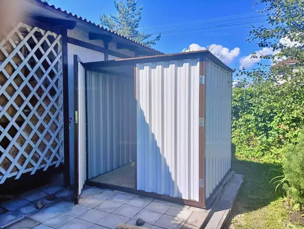 Хозблок для садового инвентаря в комбинированной расцветке в дер. Дубовицы, Переславский р-н, Ярославская область