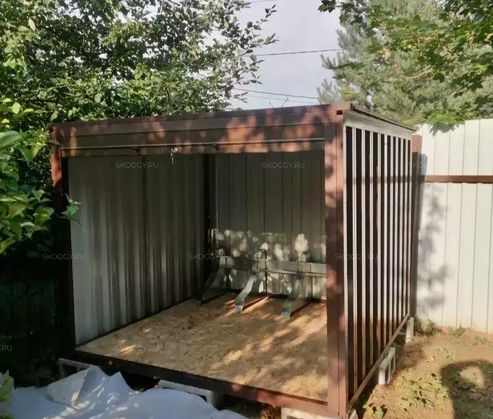 Гараж для велосипедов в шоколадном цвете в пос. Быково, Подольский р-н, МО