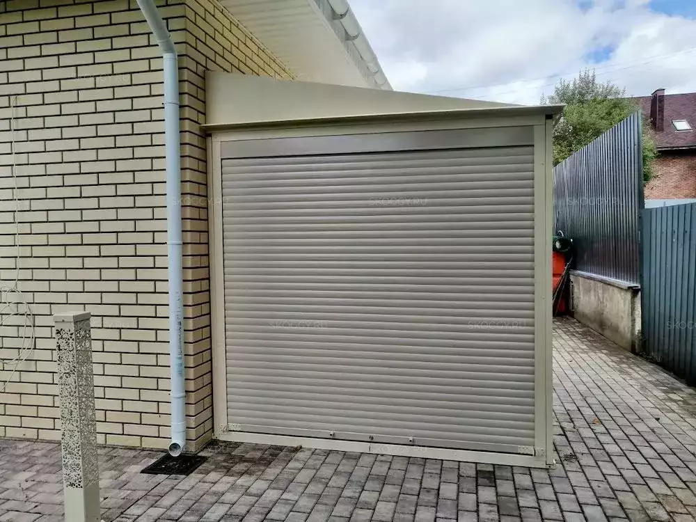 Хозблок для садовой техники, мини трактора и мотоцикла в светлом цвете в дер. Крутицы, г.о. Калуга