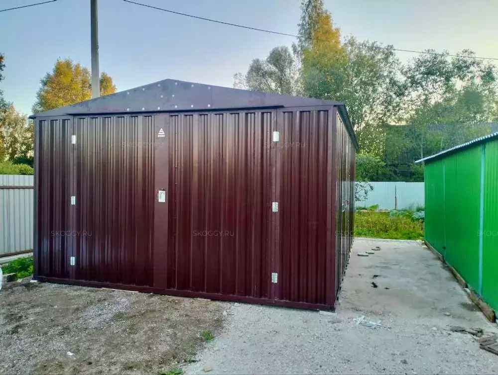 Гараж для автомобиля в шоколадном цвете в дер. Ямки, Калининский м.о, Тверская область