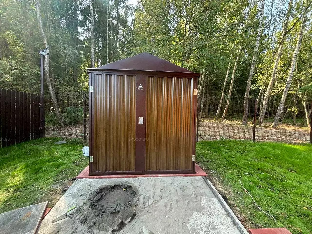 Хозблок для садового инвентаря и техники в двойной расцветке в дер. Веткино, с.п. Ярденево, Малоярославецкий р-н, Калужская обл.