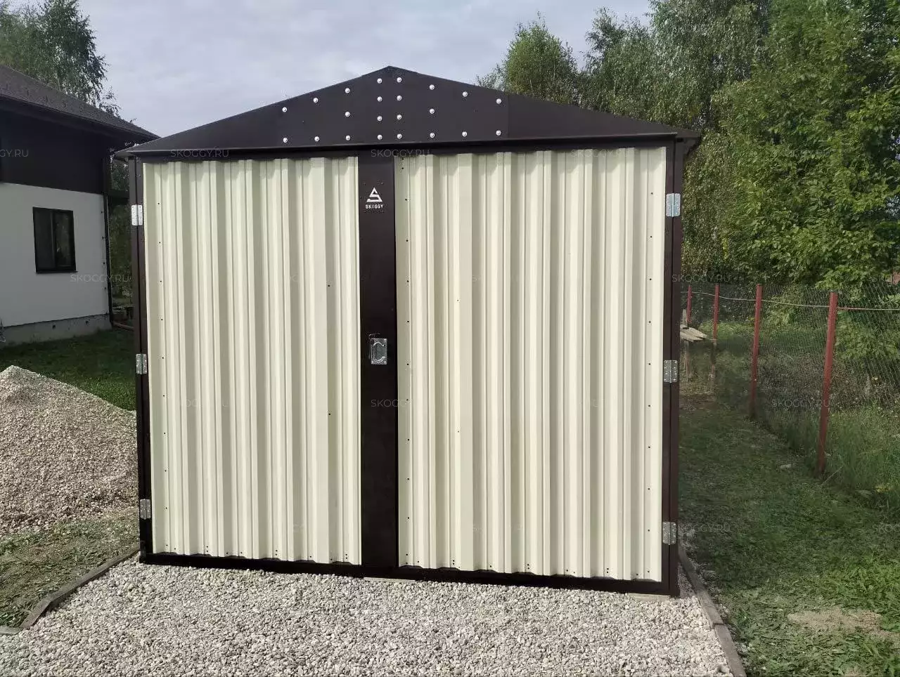 Гараж для инвентаря и квадроцикла в двойной расцветке в дер. Глазово, Волоколамский г.о, МО