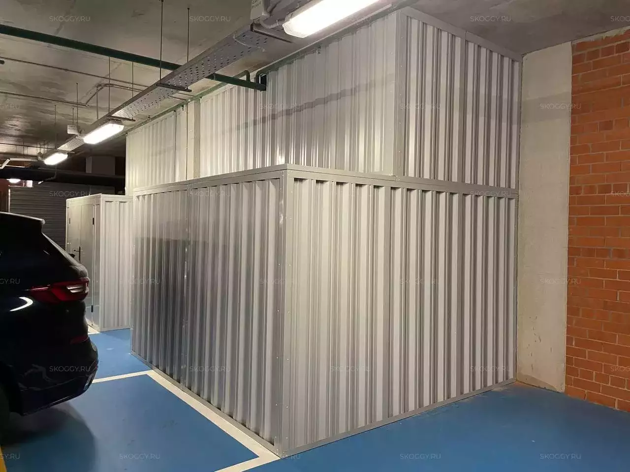 Нестандартный контейнер для хранения вещей с элементами разных моделей в паркинг, г. Москва