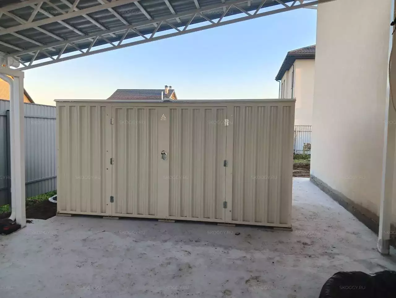 Хозблок для хозяйственных принадлежностей в цвете "слоновая кость" в с. Кривцы, Раменский г.о, МО