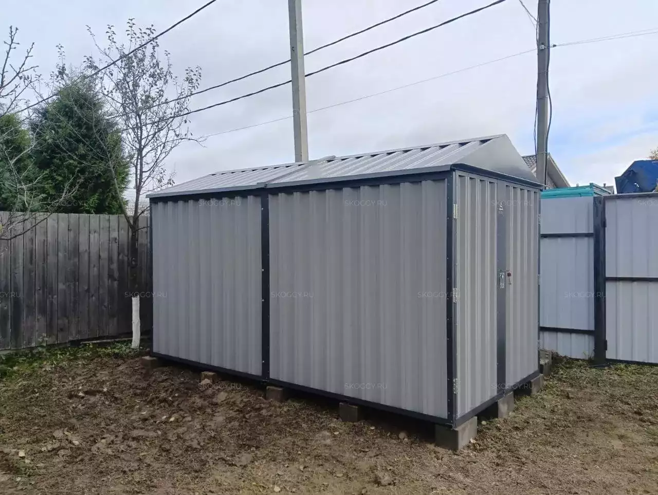 Хозблок для хозяйственных принадлежностей в комбинированной расцветке в дер. Курниково, г.о. Чехов, МО