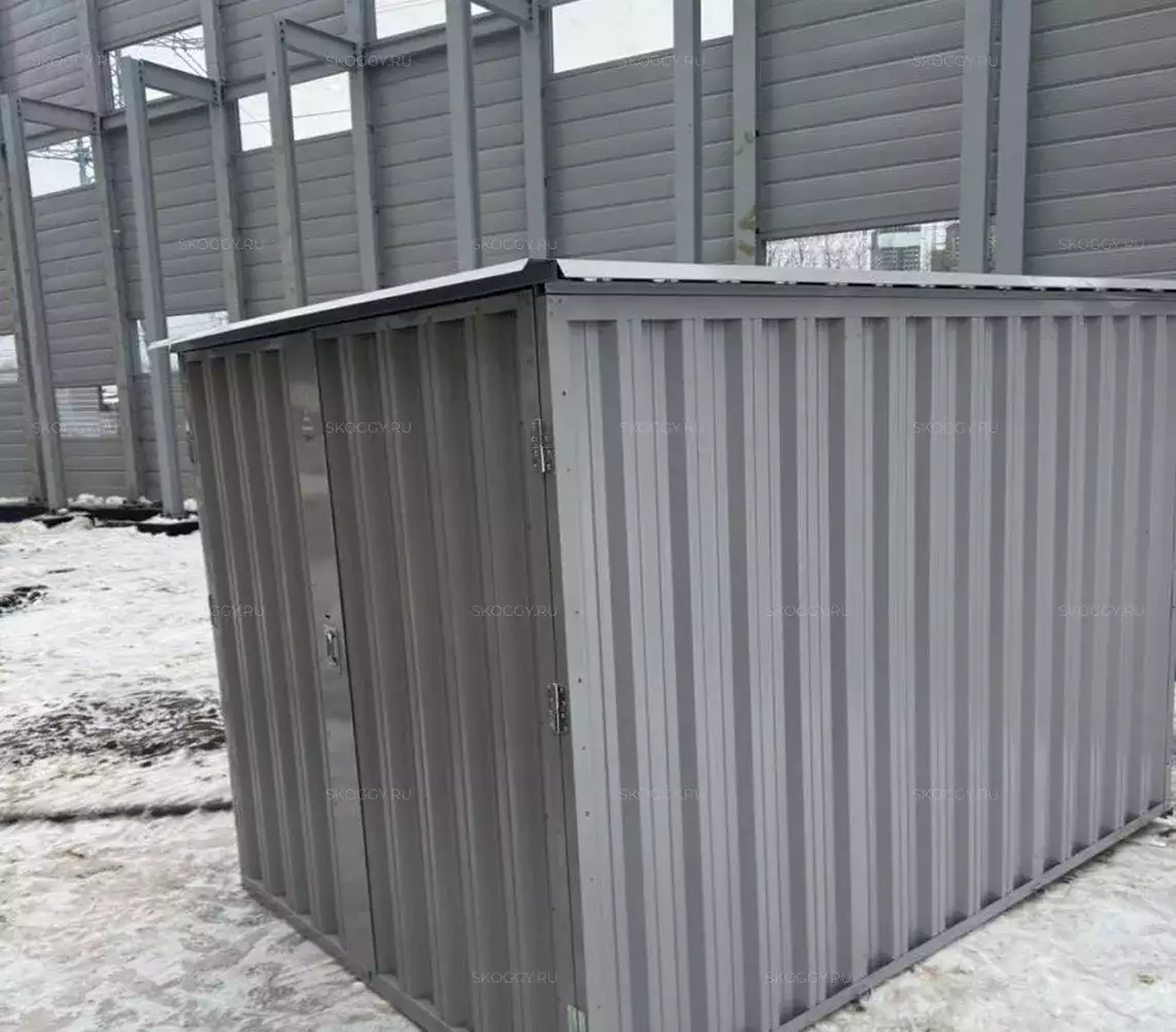 Хозблок для инвентаря в светло-сером цвете в пос. Вешки, г.о. Мытищи, МО