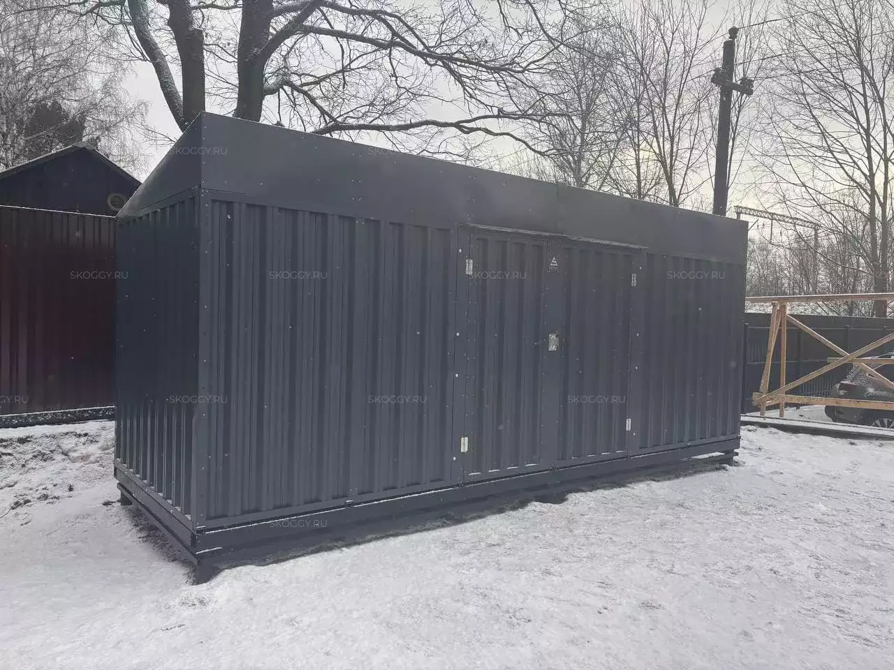 Хозблок для садовой техники, инвентаря и хозяйственных вещей в графитовом цвете в дер. Таболово, Ленинский г.о., МО