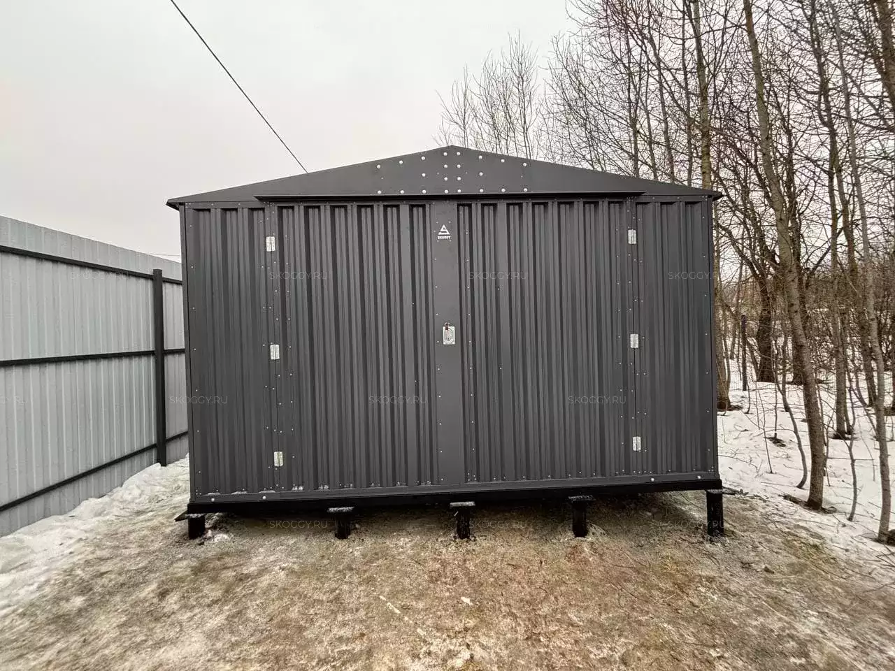 Хозблок для хозяйственных материалов в графитовом цвете в дер. Соснино, Сергиево-Посадский р-н, МО