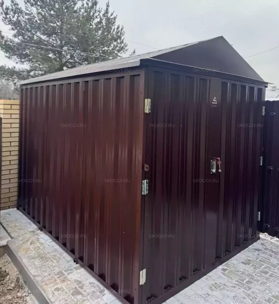 Хозблок для личных принадлежностей в шоколадном цвете в СНТ Солнцево, дер. Румянцево, г. Москва