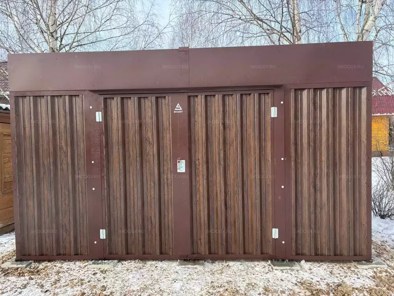 Хозблок для вещей в расцветке "под дерево" в дер. Трехденево, г.о. Клин, МО