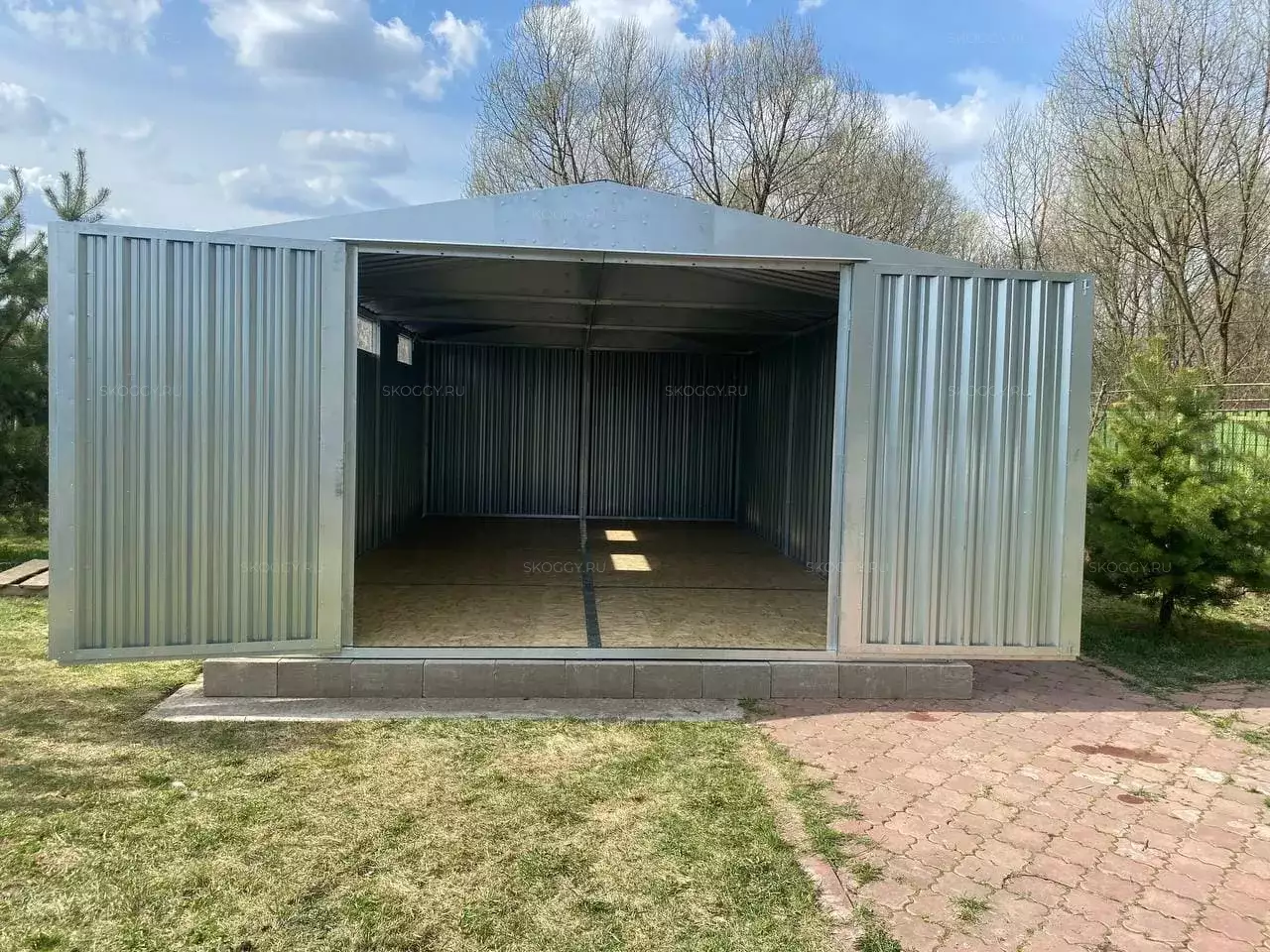 Вместительный гараж для автомобиля в цинковом цвете в дер. Марушкино, р-н Внуково, МО