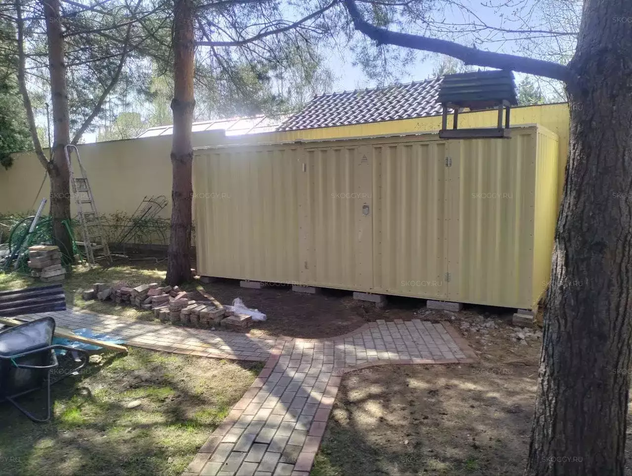 Хозблок для инвентаря и хозяйственных принадлежностей в бежевом цвете в пос. Горки-2, Одинцовский г.о, МО