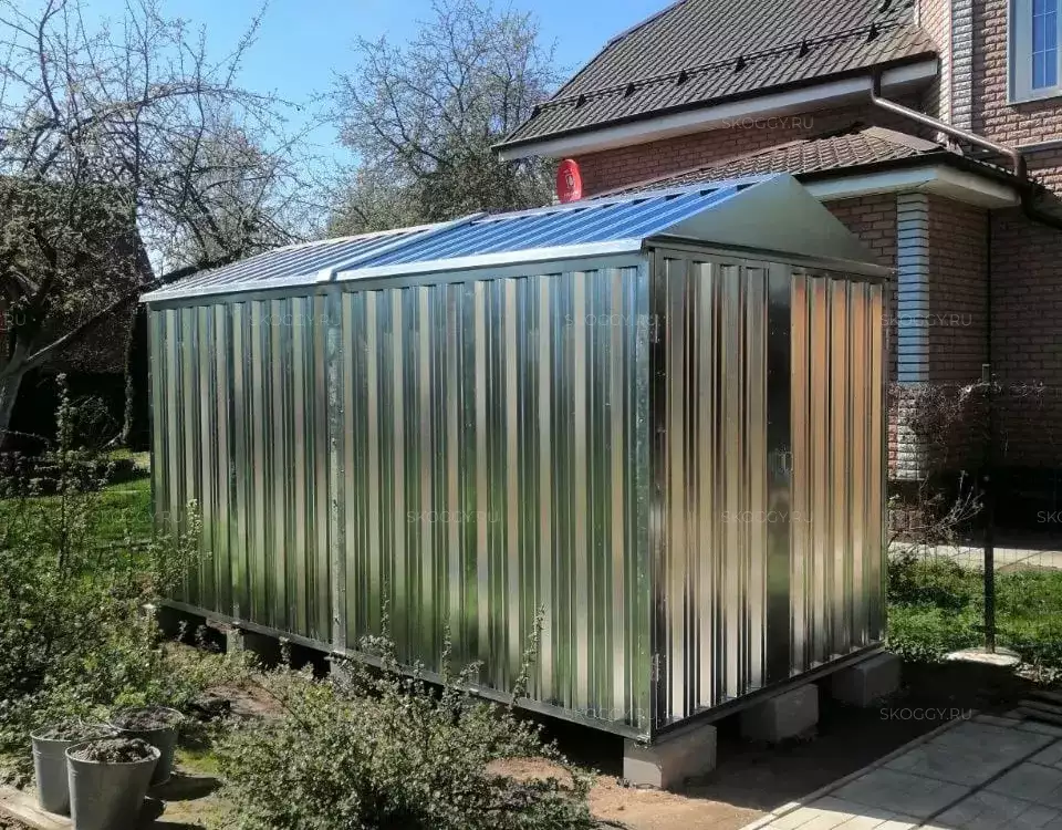 Хозблок для хозяйственных принадлежностей в цинковом цвете в дер. Манюхино, г.о. Мытищи, МО