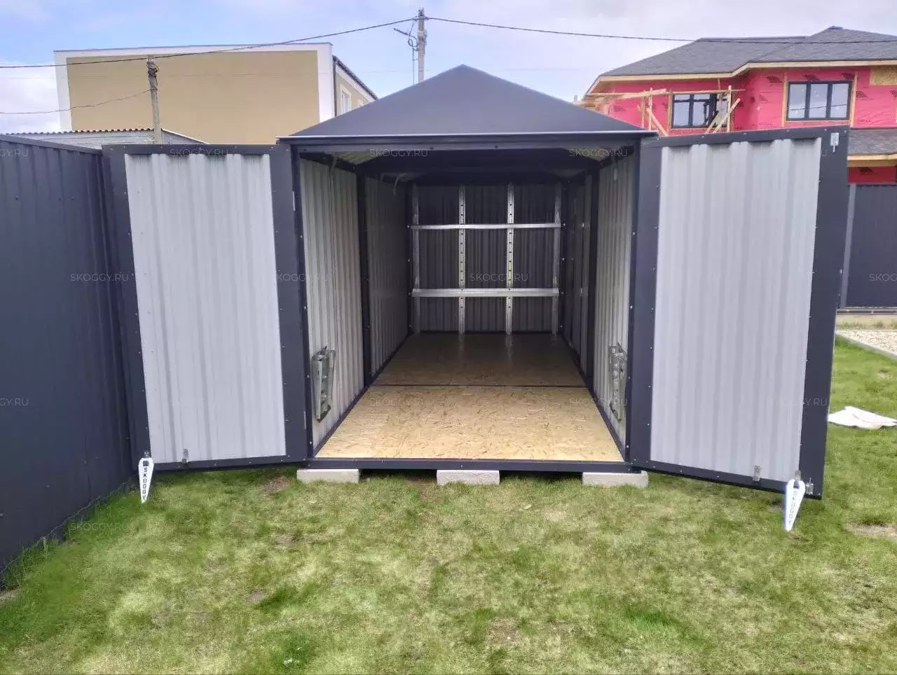 Хозблок для вещей в графитовом цвете в дер. Ульянково, г.о. Мытищи, МО