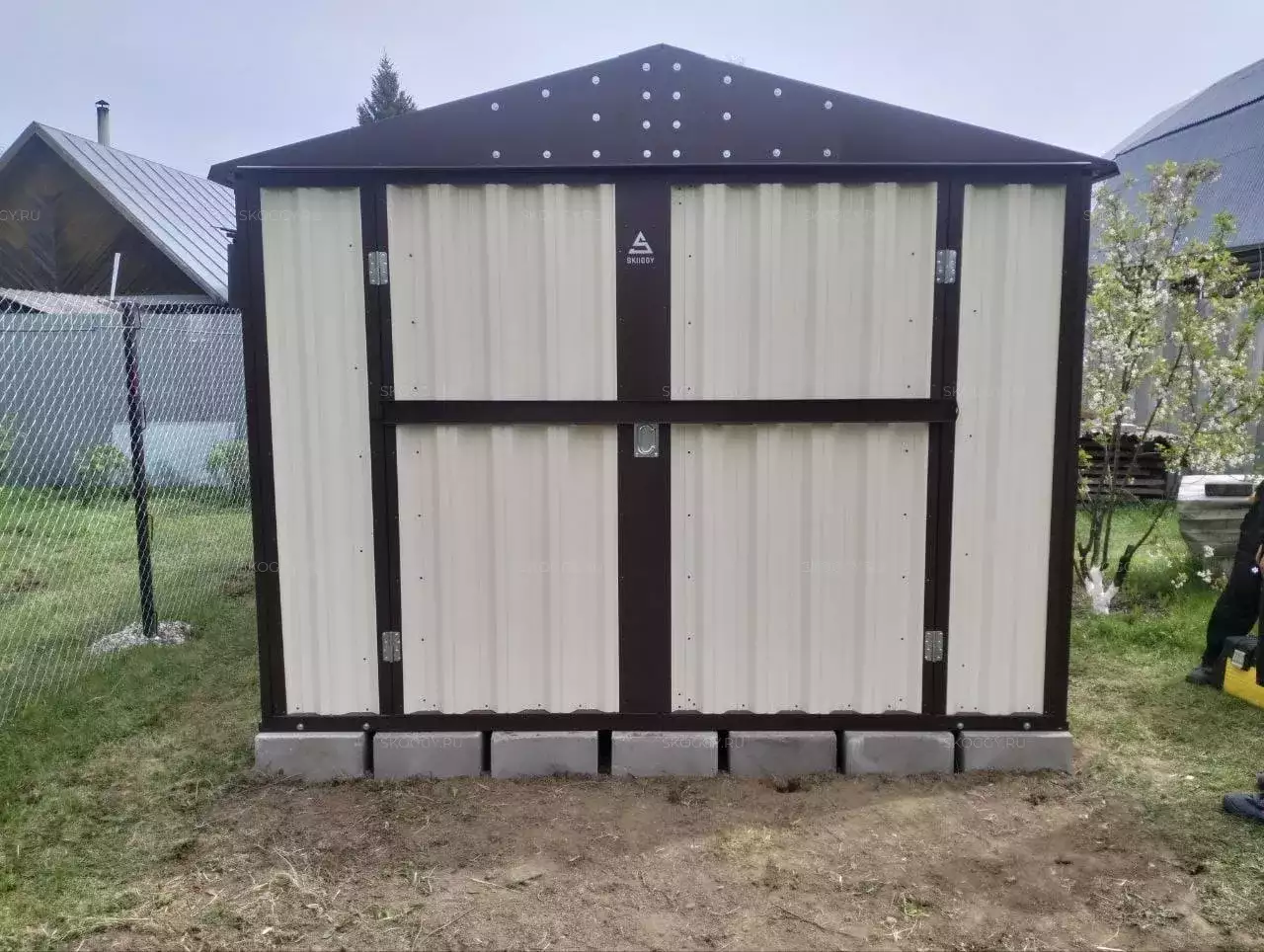 Хозблок для садовой техники и квадроцикла в двойной расцветке в дер. Мишнево, г.о. Щелково, МО