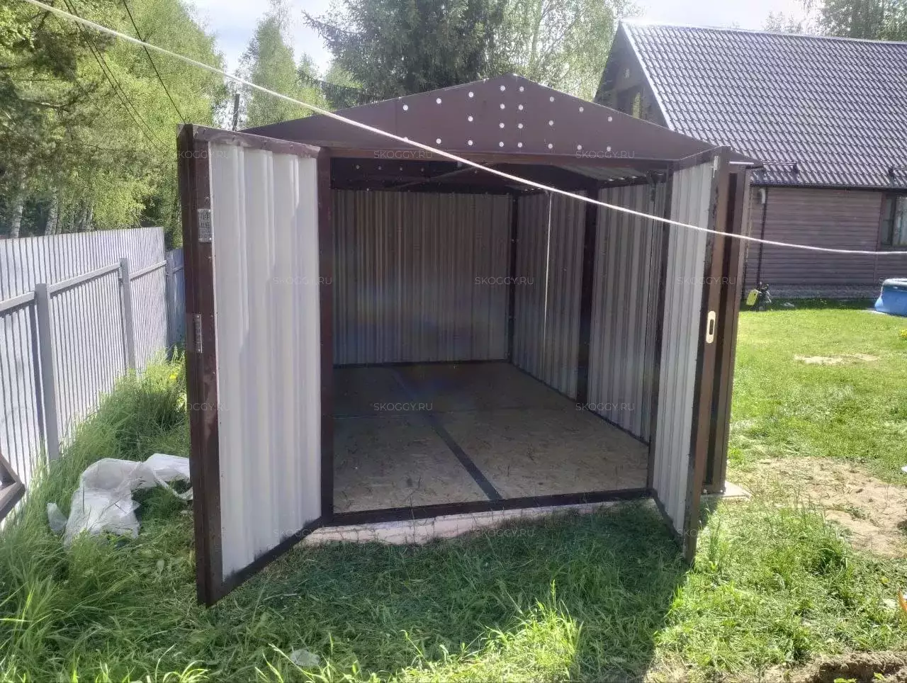 Хозблок для велосипедов и хозяйственных вещей в шоколадном цвете в дер. Головино, Петушинский р-н, Владимирская обл.