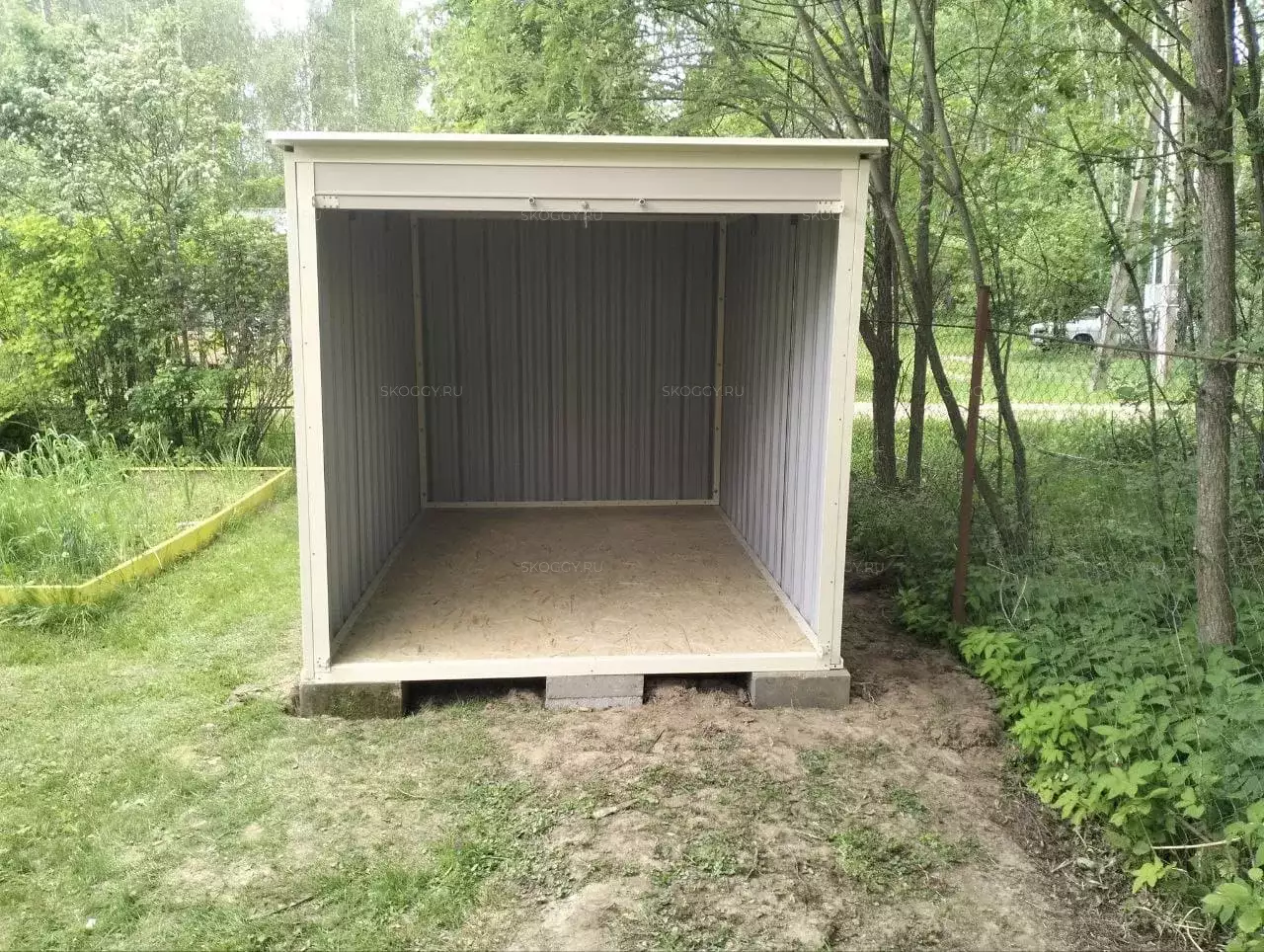 Хозблок для садовой техники и инвентаря в цвете "слоновая кость" в с. Калеево, Волоколамский р-н, МО