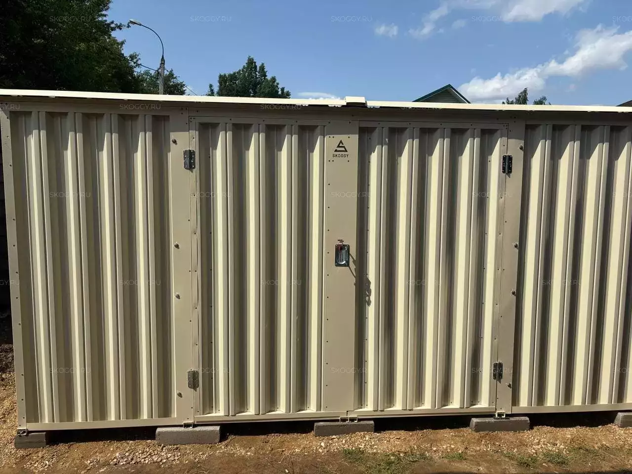 Хозблок для садовой техники и инвентаря в бежевом цвете в дер. Авдотьино, г.о. Домодедово, МО