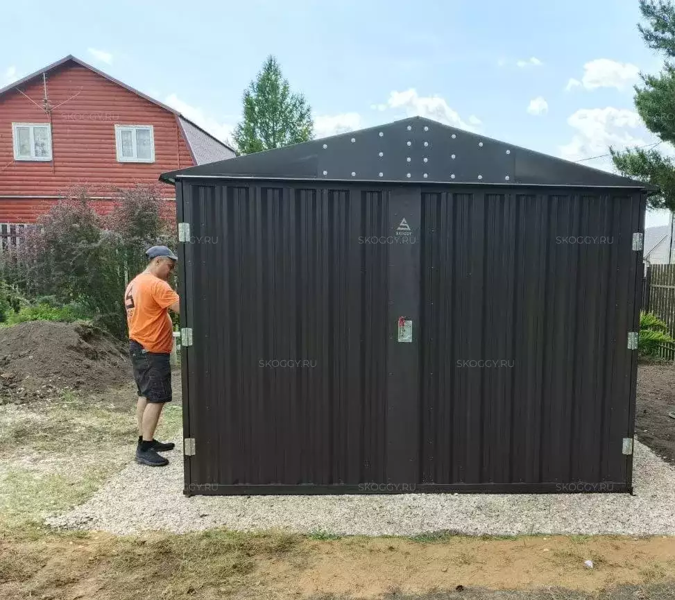 Хозблок для инвентаря и различных вещей в серо-коричневом цвете в дер. Нижняя Пурловка, г. о. Серебряные пруды, МО