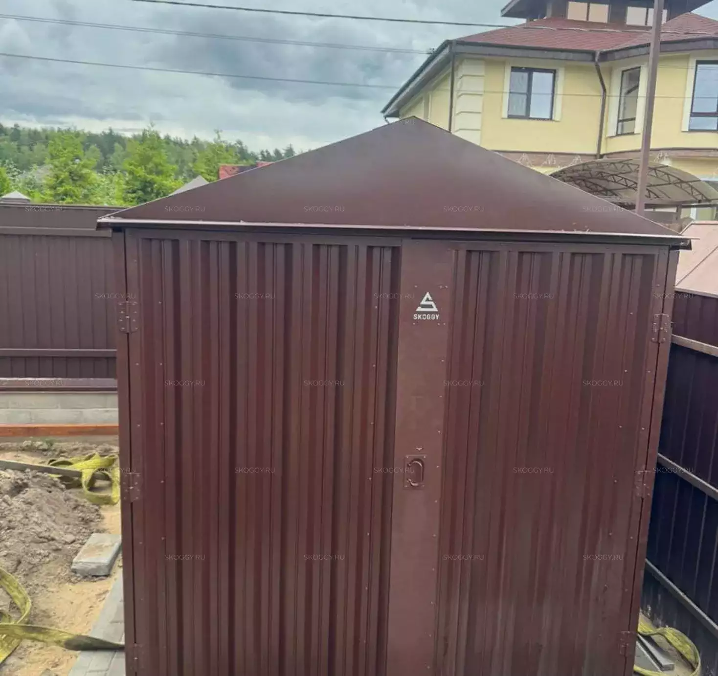 Хозблок для хозяйственных принадлежностей в шоколадном цвете в с. Юсупово, Раменский р-н, МО