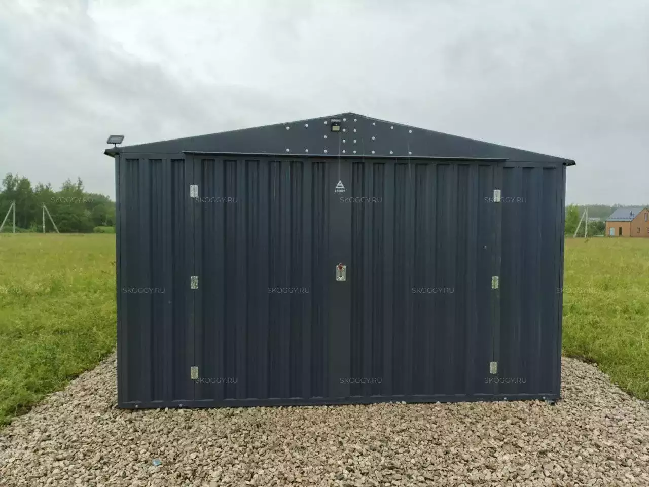 Гараж для автомобиля и вещей в графитовом цвете в с. Острецово, Заокский р-н, Тульская обл.