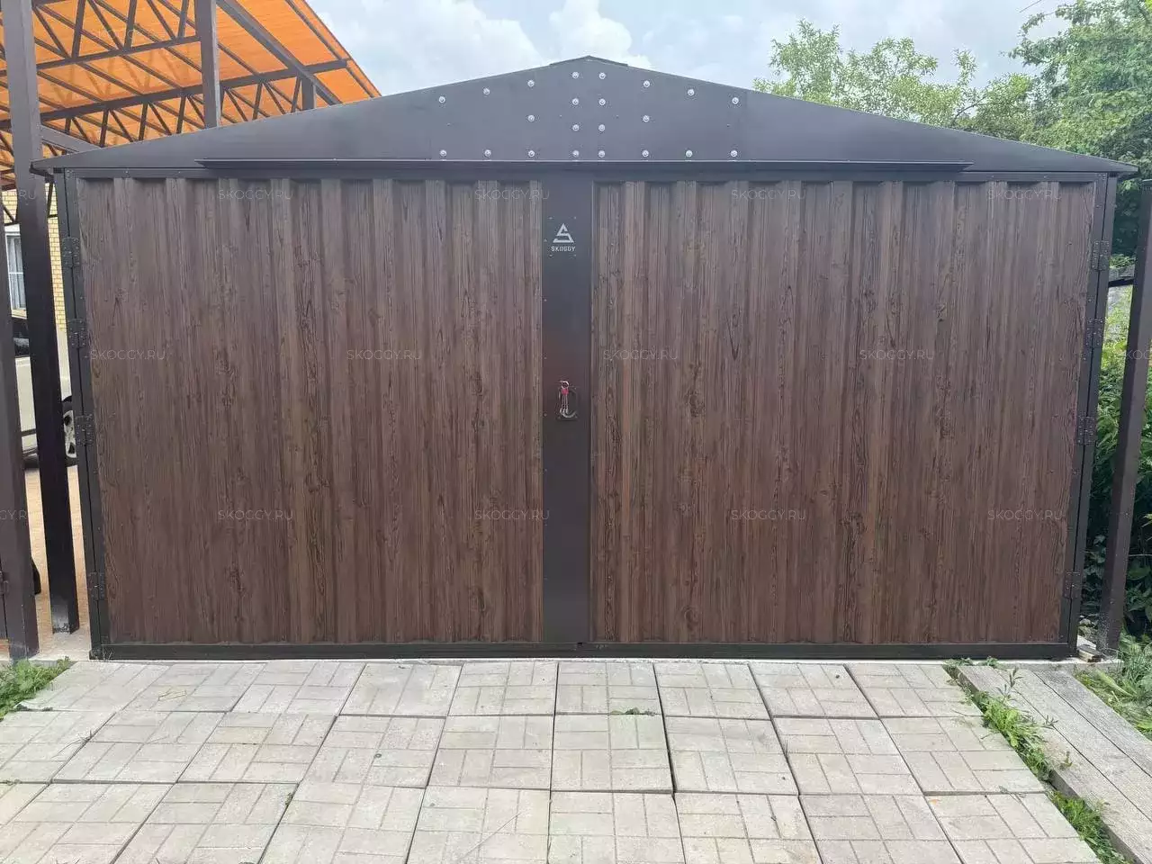 Автомобильный гараж в двойной расцветке в СНТ Химик-1 г. Домодедово, МО