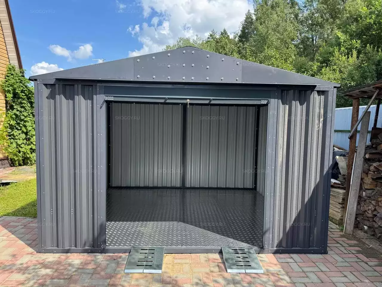 Гараж для квадроцикла в графитовом цвете в пос. Мирный, Раменский г.о, МО